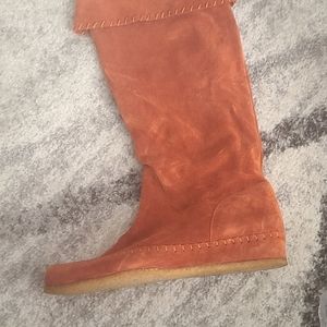Suede moccasin boot